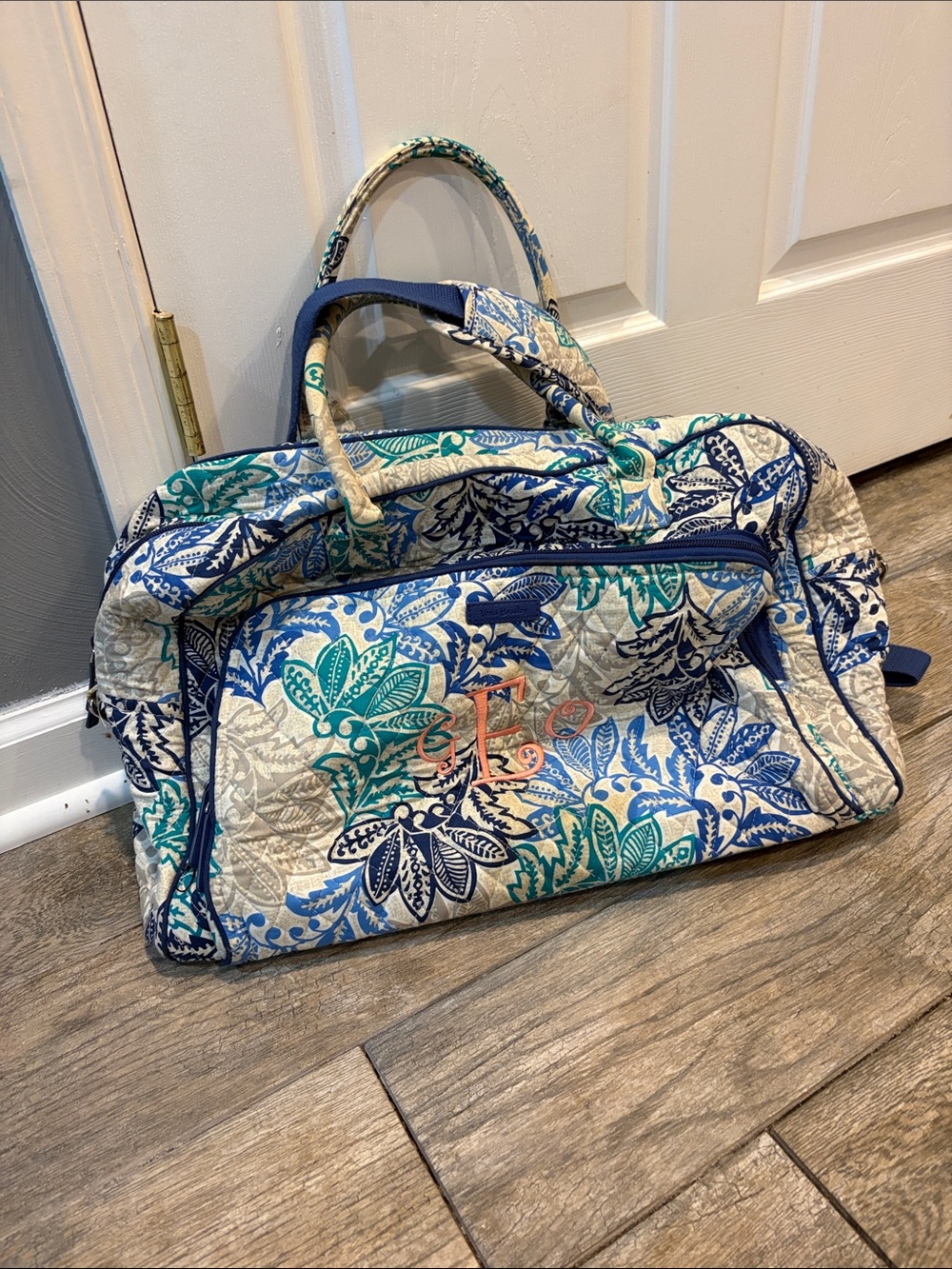 Vera Bradley Weekender travel bag Santiago floral print letter embroidery